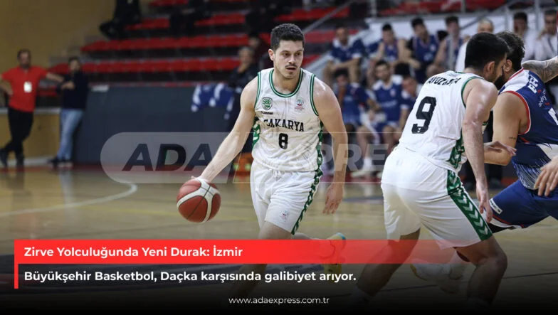 Sakarya Büyükşehir Basketbol Takımı maç öncesi sahada