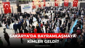 Sakarya’da Kurban Bayramı resmi bayramlaşma programında protokol üyeleri ve vatandaşların Serdivan’da bir araya gelmesi