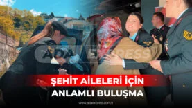 Sakarya’da Anneler Günü kapsamında düzenlenen programda şehit anneleri ve şehit eşleriyle bir araya gelen protokol üyeleri