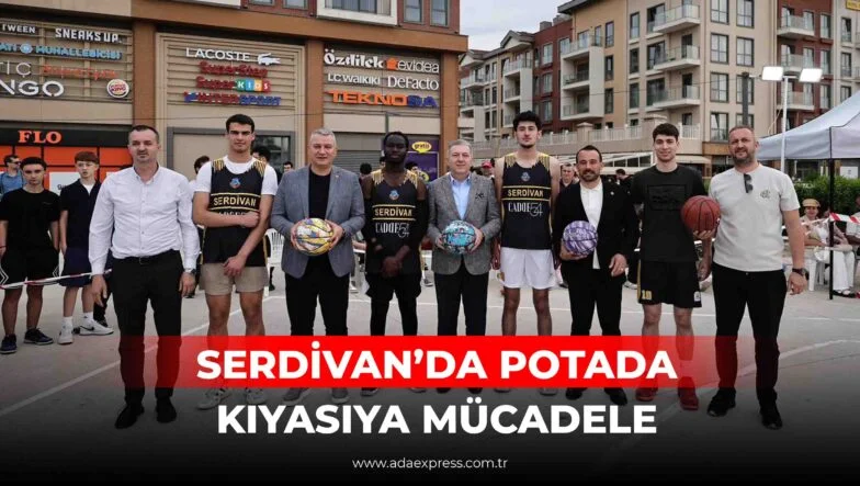 Serdivan’da düzenlenen 3x3 streetball turnuvasında genç sporcuların mücadelesi