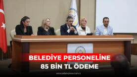 Erenler Belediyesi ile VakıfBank arasında imzalanan promosyon anlaşmasını açıklayan Başkan Şenol Dinç